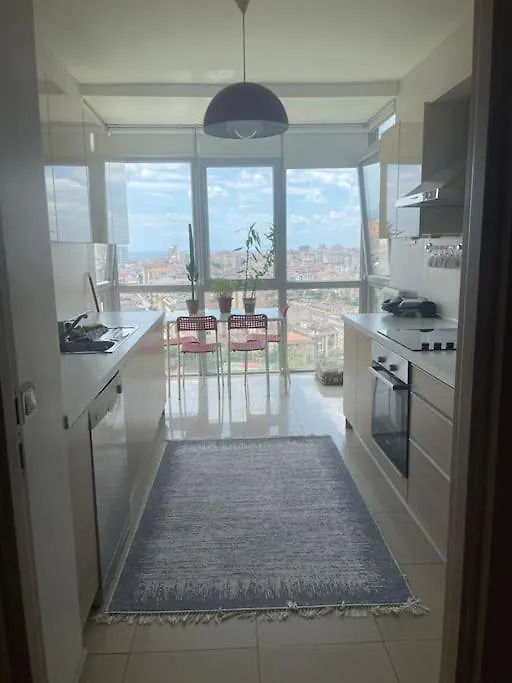 Acik Havuz Ve Deniz Manzarasi Sunan Site Ev Istanbul 0*,