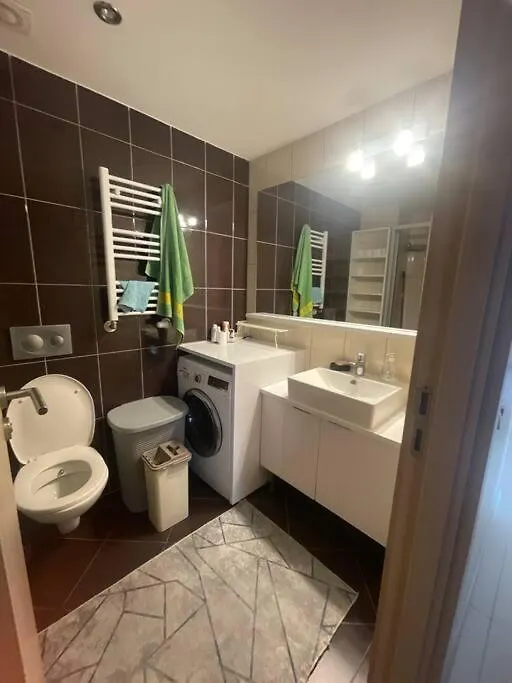 Acik Havuz Ve Deniz Manzarasi Sunan Site Ev Istanbul Apartment